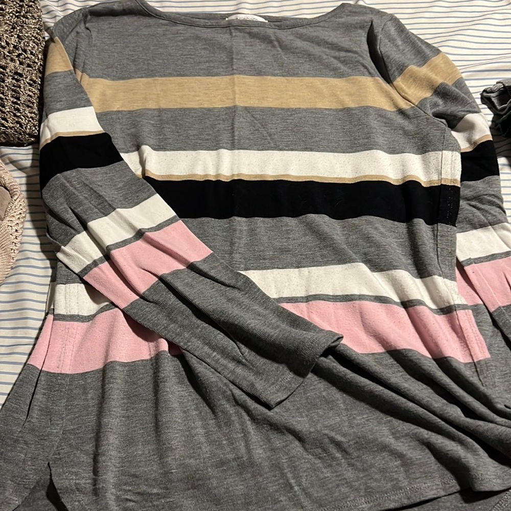 Lightweight casual sweater.